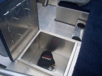 18″ Livewell/Dry Box