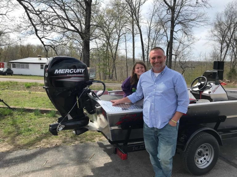 Greg & Michelle Bradshaw's 1752 Blazer SS w/40hp Mercury Jet Motor