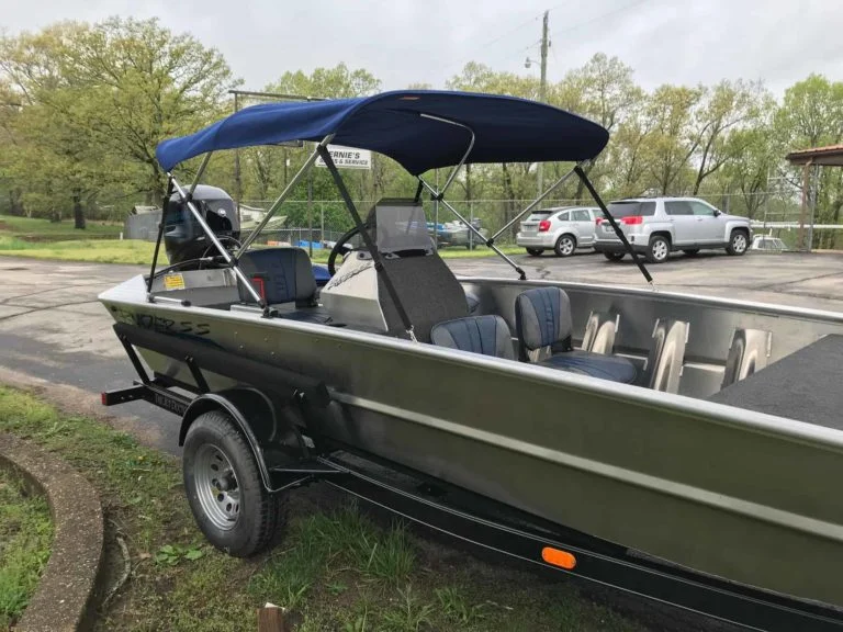 Michael & Terri Hackworth's 1752 Blazer SS w/ 60/40hp Mercury Jet Motor