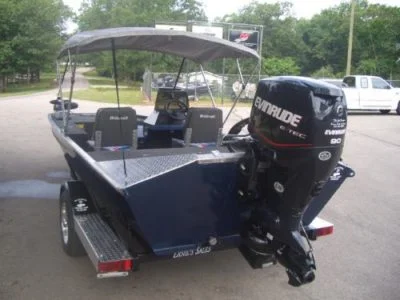 Cross Seat w/Dry Storage and Lock