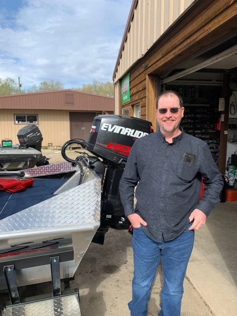 Bobby Bland Jr's 1752 Blazer SS w/ 60/40hp Evinrude Jet Motor